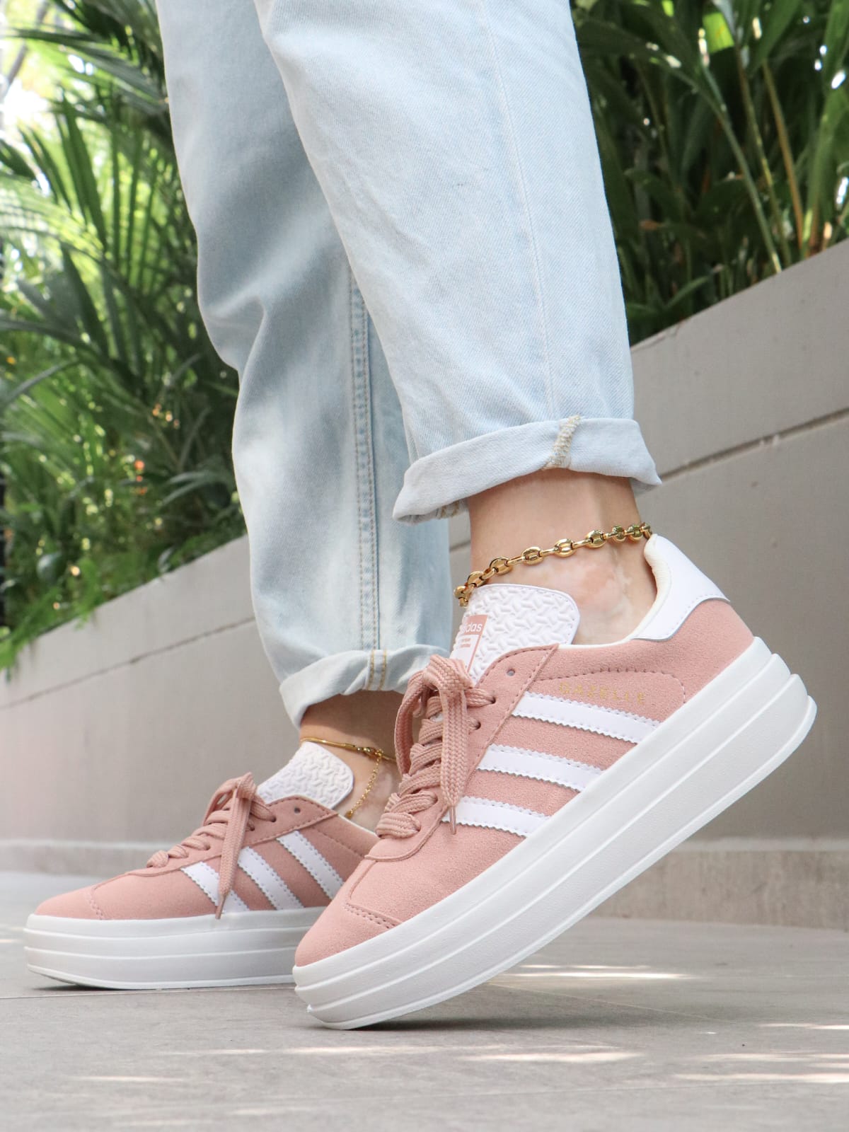 NUEVOS TENIS URBANA -EDICIÓN LIMITADA , 100% ACTITUD